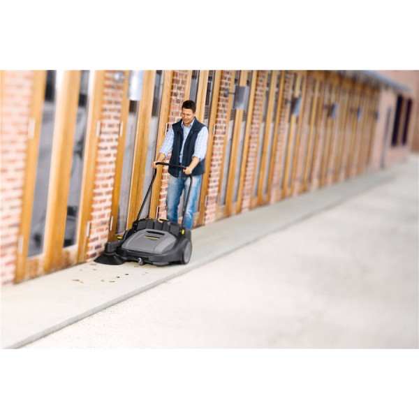 Подметальная машина Karcher KM 70/30 C Bp Pack